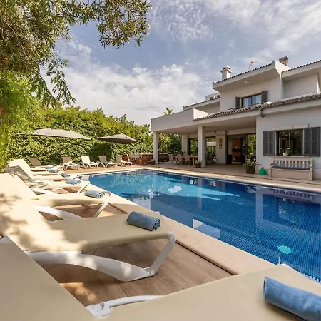 Diagonal Villa