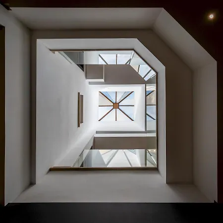 Diagonal Villa